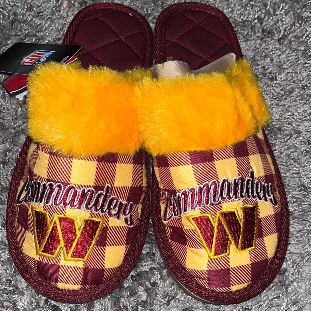 NFL Plaid Slippers with Yellow Fur Trim Size 5-6